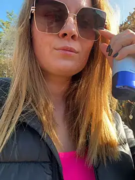 Velvetnoir21 online show from October 29, 2025, 11:56 am