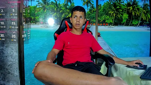 BigMonstercoks69 online show from September 26, 2025, 2:26 am