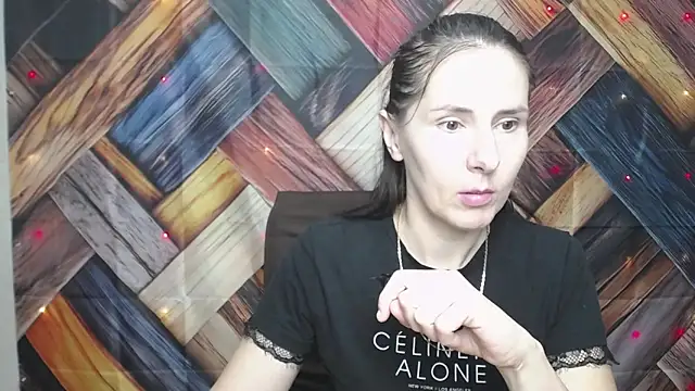 Snapshot of KarinaSwann chatting on September 10, 2025, 8:03 am KarinaSwann online show from September 10, 2025, 8:03 am
