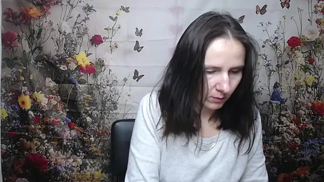 Snapshot of KarinaSwann chatting on September 26, 2025, 5:11 am KarinaSwann online show from September 26, 2025, 5:11 am