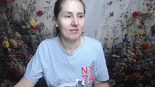 Snapshot of KarinaSwann chatting on September 29, 2025, 5:12 am KarinaSwann online show from September 29, 2025, 5:12 am