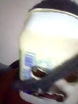 Snapshot of OnlyMoneyIwanT chatting on September 30, 2025, 9:36 am OnlyMoneyIwanT online show from September 30, 2025, 9:36 am