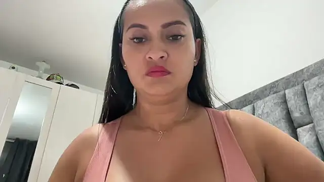 Snapshot of Sophia_copper chatting on September 23, 2025, 4:04 am Sophia copper online show from September 23, 2025, 4:04 am