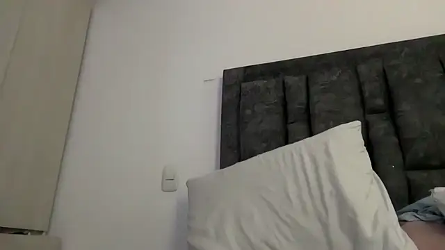 Snapshot of Sophia_copper chatting on October 18, 2025, 3:42 am Sophia copper online show from October 18, 2025, 3:42 am