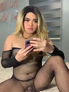 VictoriaL0ve online show from November 22, 2025, 7:18 am