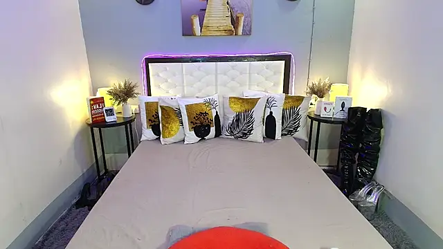 TatianaWil online show from October 15, 2025, 5:24 pm