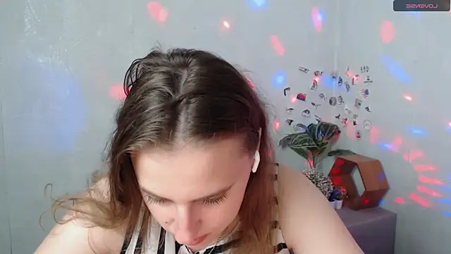 AmandaDimond  online show from June 4, 2026, 2:34 pm