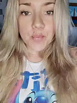 Snapshot of cameron_06 chatting on November 18, 2025, 2:21 pm cameron 06 online show from November 18, 2025, 2:21 pm