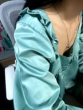 Snapshot of Mina048 chatting on November 21, 2025, 9:57 pm Mina048 online show from November 21, 2025, 9:57 pm