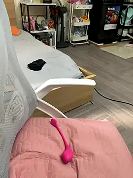 Snapshot of Mina048 chatting on November 28, 2025, 2:58 am Mina048 online show from November 28, 2025, 2:58 am