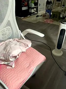 Snapshot of Mina048 chatting on November 29, 2025, 3:15 pm Mina048 online show from November 29, 2025, 3:15 pm