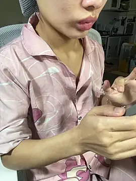 Snapshot of Mina048 chatting on December 19, 2025, 4:25 pm Mina048 online show from December 19, 2025, 4:25 pm