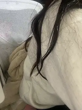 Snapshot of Mina048 chatting on January 7, 2026, 12:35 am Mina048 online show from January 7, 2026, 12:35 am