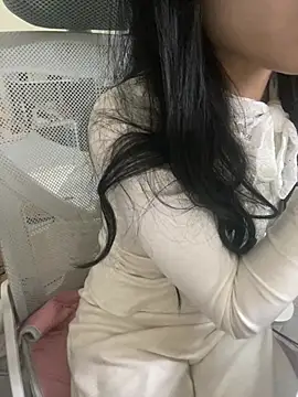 Snapshot of Mina048 chatting on February 1, 2026, 9:52 am Mina048 online show from February 1, 2026, 9:52 am