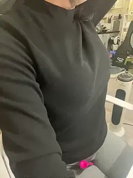 Snapshot of Mina048 chatting on February 3, 2026, 6:22 am Mina048 online show from February 3, 2026, 6:22 am