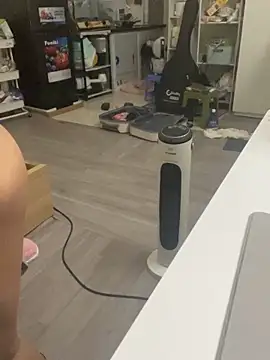 Snapshot of Mina048 chatting on February 3, 2026, 6:40 am Mina048 online show from February 3, 2026, 6:40 am