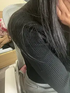 Snapshot of Mina048 chatting on February 5, 2026, 7:02 am Mina048 online show from February 5, 2026, 7:02 am