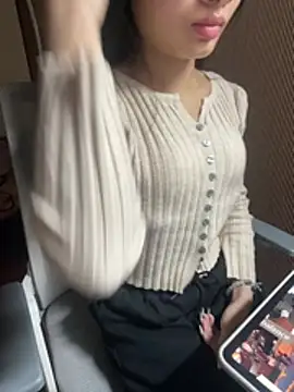 Snapshot of Mina048 chatting on February 12, 2026, 9:54 pm Mina048 online show from February 12, 2026, 9:54 pm