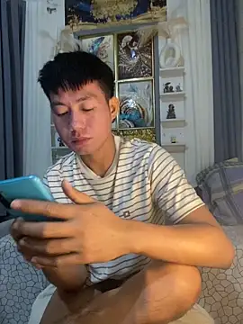 Snapshot of xshyboyx chatting on October 2, 2025, 12:01 pm xshyboyx online show from October 2, 2025, 12:01 pm