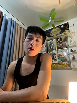 Snapshot of xshyboyx chatting on October 22, 2025, 10:04 am xshyboyx online show from October 22, 2025, 10:04 am