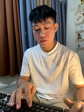 Snapshot of xshyboyx chatting on October 26, 2025, 10:43 am xshyboyx online show from October 26, 2025, 10:43 am