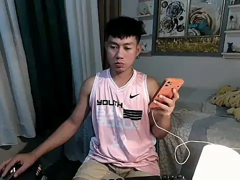 xshyboyx online show from May 27, 2026, 12:57 pm