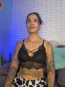 Im Fernanda online show from October 8, 2025, 12:08 am