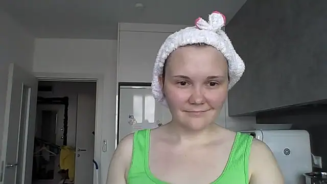 Qaynii online show from November 1, 2025, 9:44 am