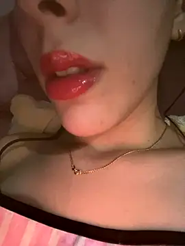 Mimisixo online show from October 3, 2025, 9:01 pm