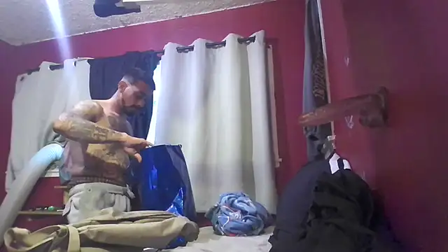 Cnutt310 online show from October 16, 2025, 2:18 pm