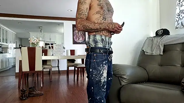 Cnutt310 online show from October 29, 2025, 6:42 pm