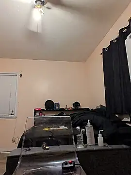 Cnutt310 online show from April 1, 2026, 1:23 pm