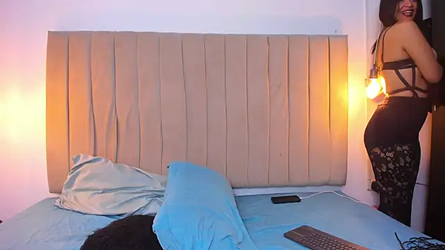 ana foxi online show from October 19, 2025, 8:42 pm