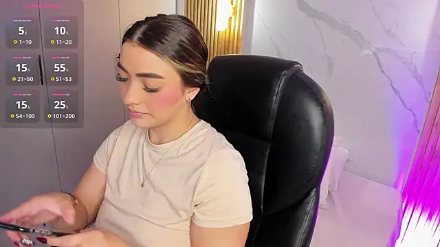 KYLIE JONES6 online show from October 11, 2025, 2:55 am