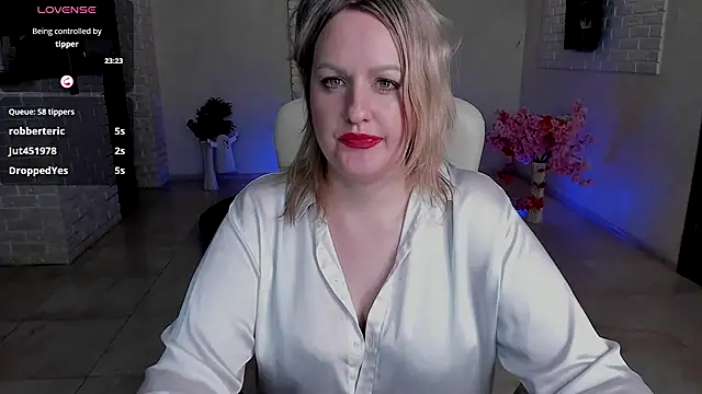 MariemLui online show from November 20, 2025, 8:08 pm