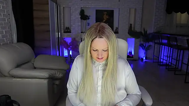 MariemLui online show from May 28, 2026, 3:53 pm