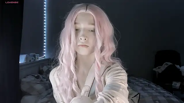 MelissaReis online show from October 19, 2025, 5:02 pm