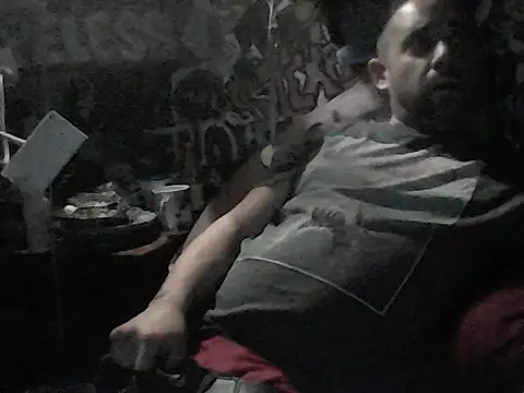 Twoslipperywhenwett online show from December 13, 2025, 11:10 pm