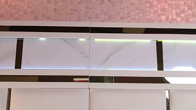 ambar rosse25 online show from October 4, 2025, 11:41 am