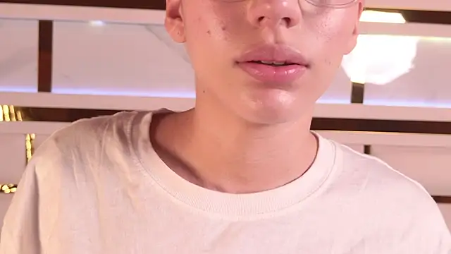 ambar rosse25 online show from October 15, 2025, 11:32 am