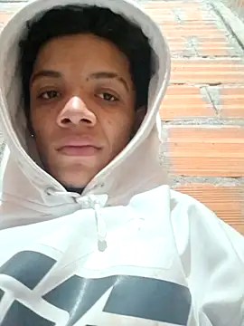 daniel-garzon-00 online show from November 10, 2025, 11:26 pm