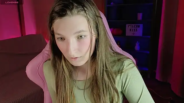 Mia Myles online show from December 5, 2025, 10:35 am