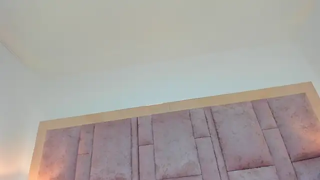 JenniferHills online show from October 19, 2025, 3:51 am