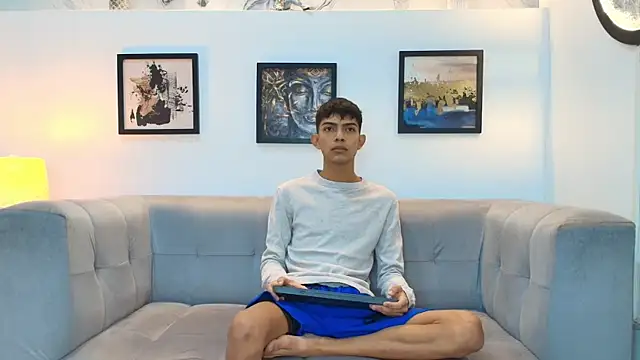 PRETTY SEX1 online show from January 8, 2026, 1:24 pm