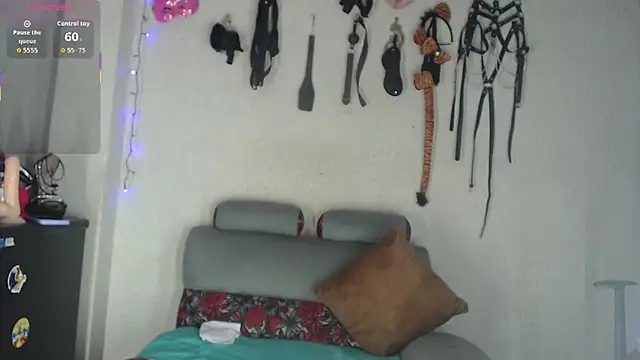 Snapshot of angierot2025 chatting on November 7, 2025, 1:38 am angierot2025 online show from November 7, 2025, 1:38 am