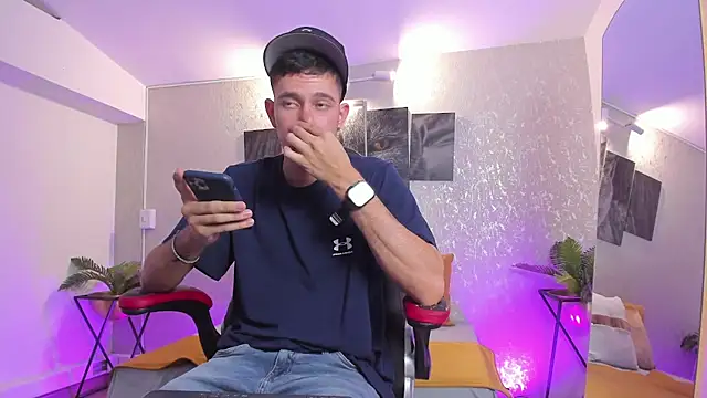 Snapshot of nils_saint chatting on November 11, 2025, 2:44 am nils saint online show from November 11, 2025, 2:44 am