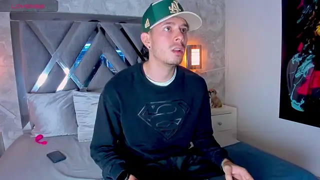 Snapshot of nils_saint chatting on November 14, 2025, 4:55 am nils saint online show from November 14, 2025, 4:55 am