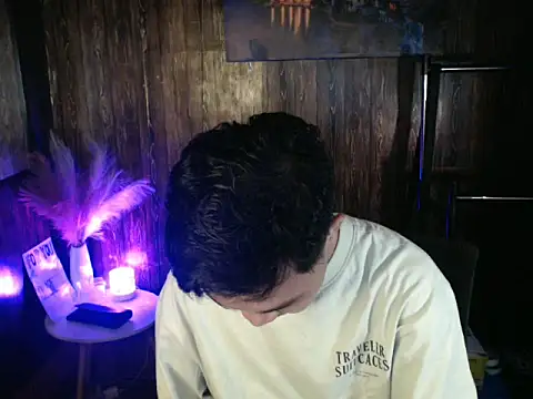 hotzachery online show from November 4, 2025, 4:28 pm