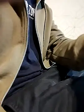 boy8540 online show from April 1, 2026, 5:52 am