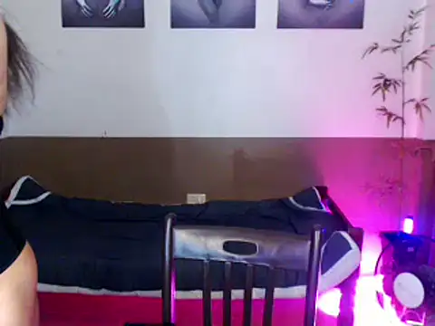 Snapshot of Spicy_kinky chatting on May 23, 2026, 10:47 pm Spicy kinky online show from May 23, 2026, 10:47 pm